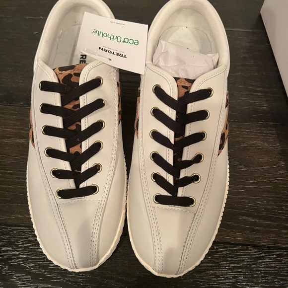 Tretorn white leather and suede sneakers size 8 - Picture 3 of 8